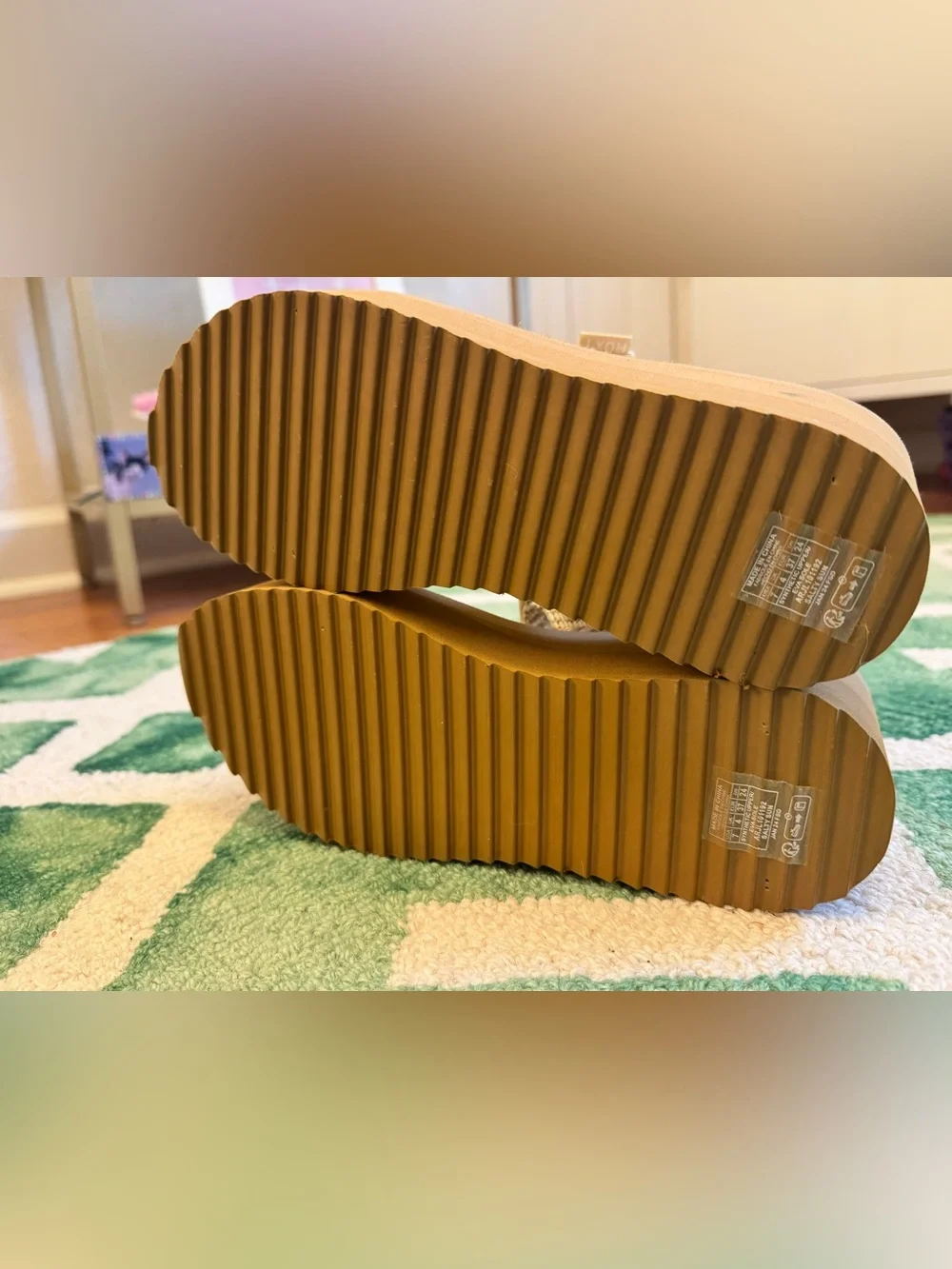NWT Roxy sandals size 7